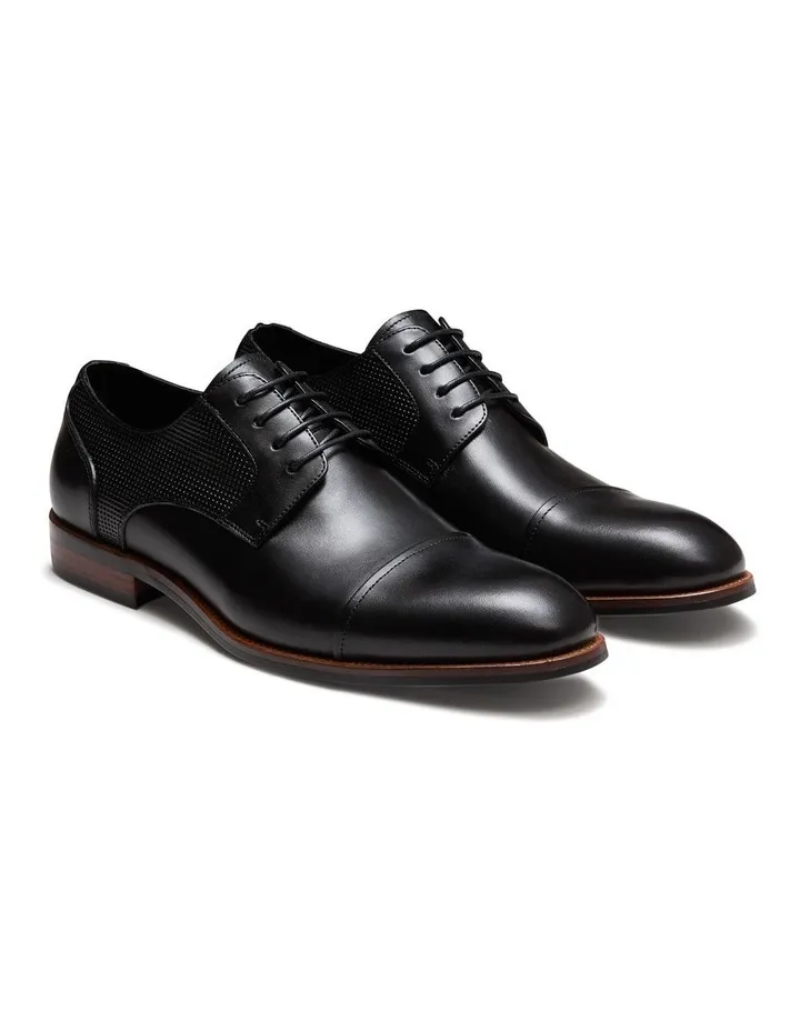 Gibbs Dress Shoes in Black