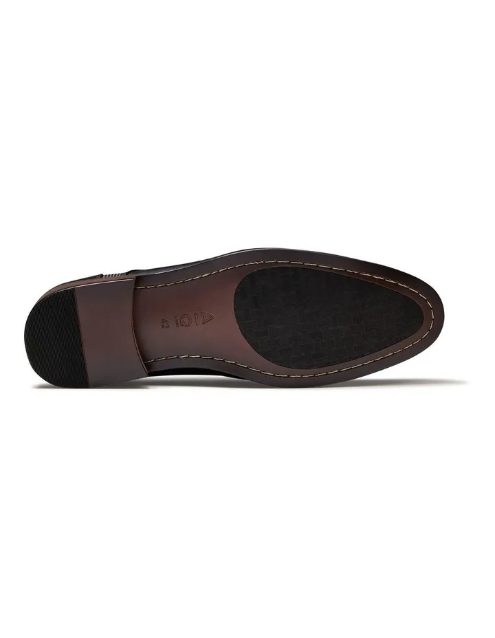 Gibbs Dress Shoes in Black