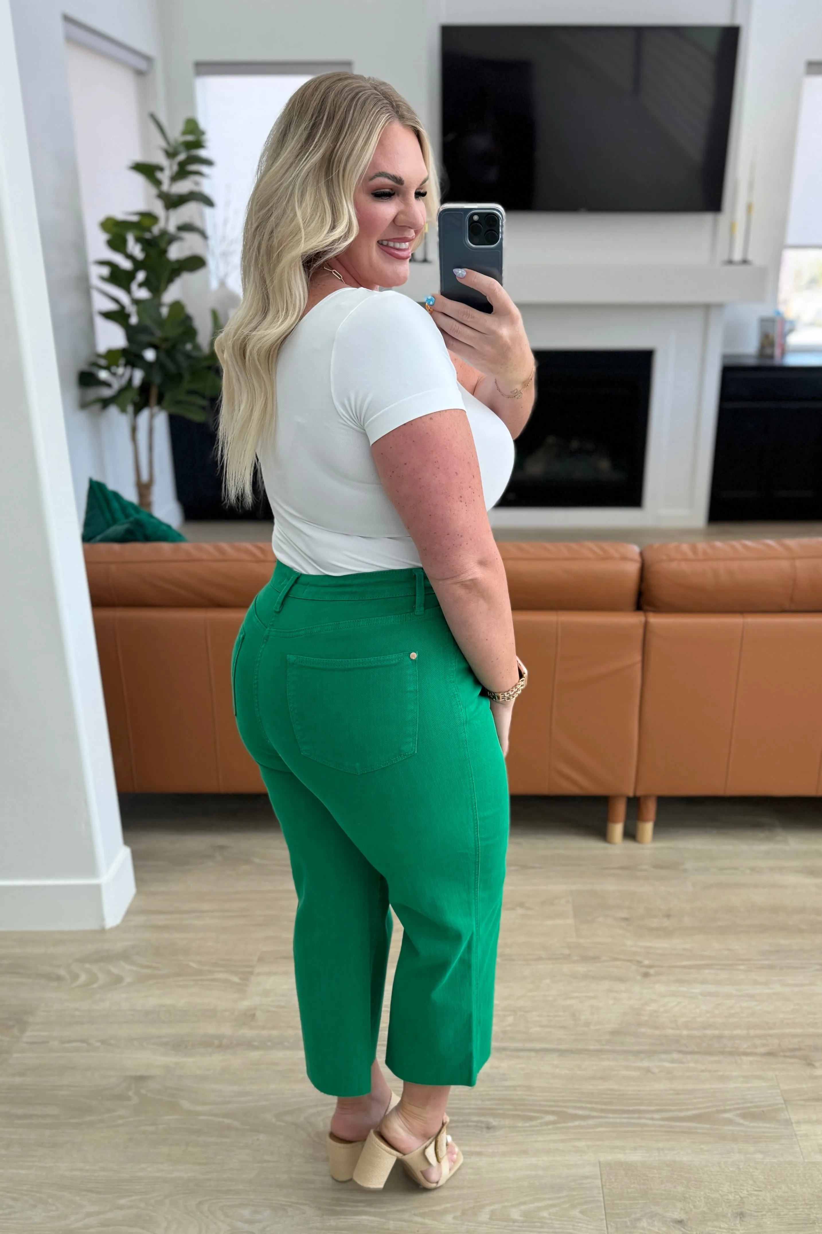 Judy Blue Lisa High Rise Wide Leg Crop Jeans in Kelly Green