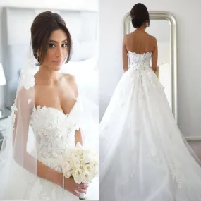 Strapless Wedding Dress with Sweetheart Neck, Elegant Lace Appliques, and Charming Design, Hot Sale