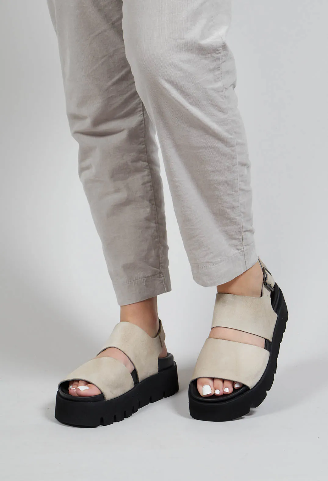 Wide Magnolia Sandals