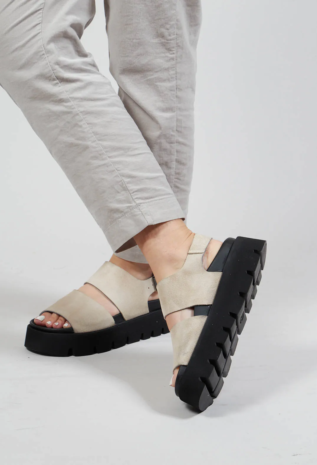 Wide Magnolia Sandals